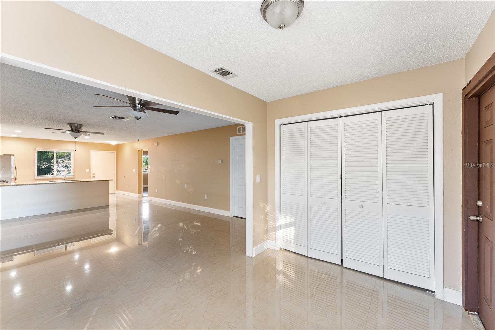 Image 9 of 30 For 2928 Bancroft Cir Circle E E