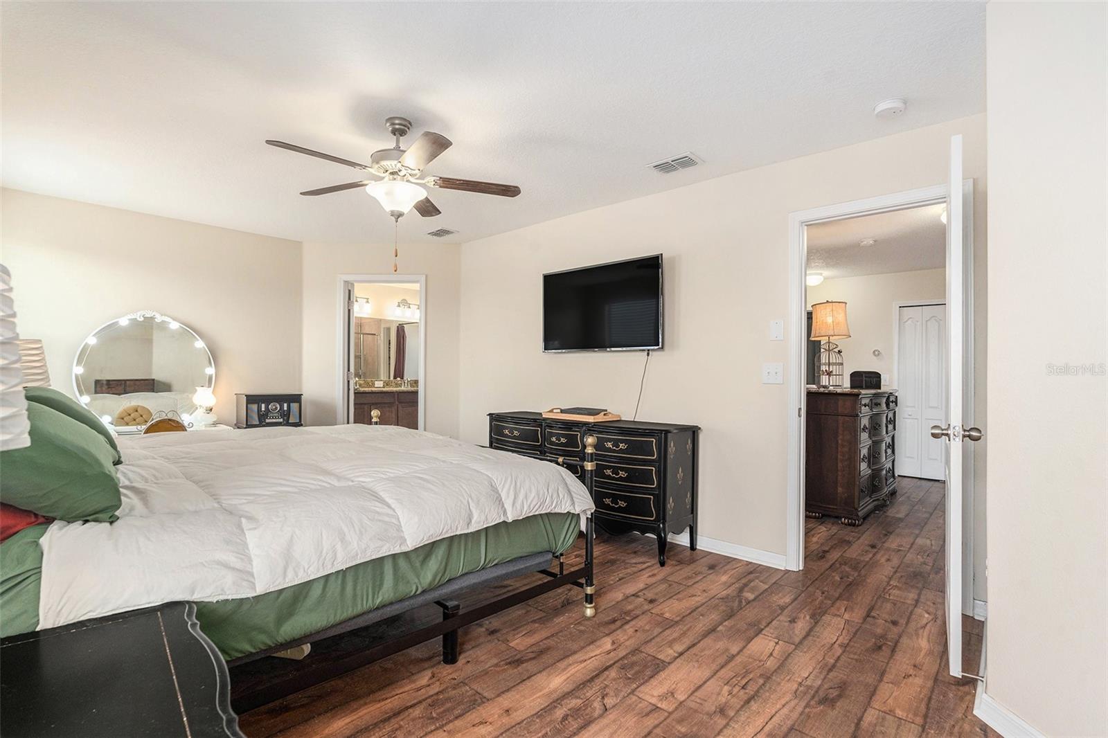 Image 14 of 46 For 13728 Newport Shores Drive