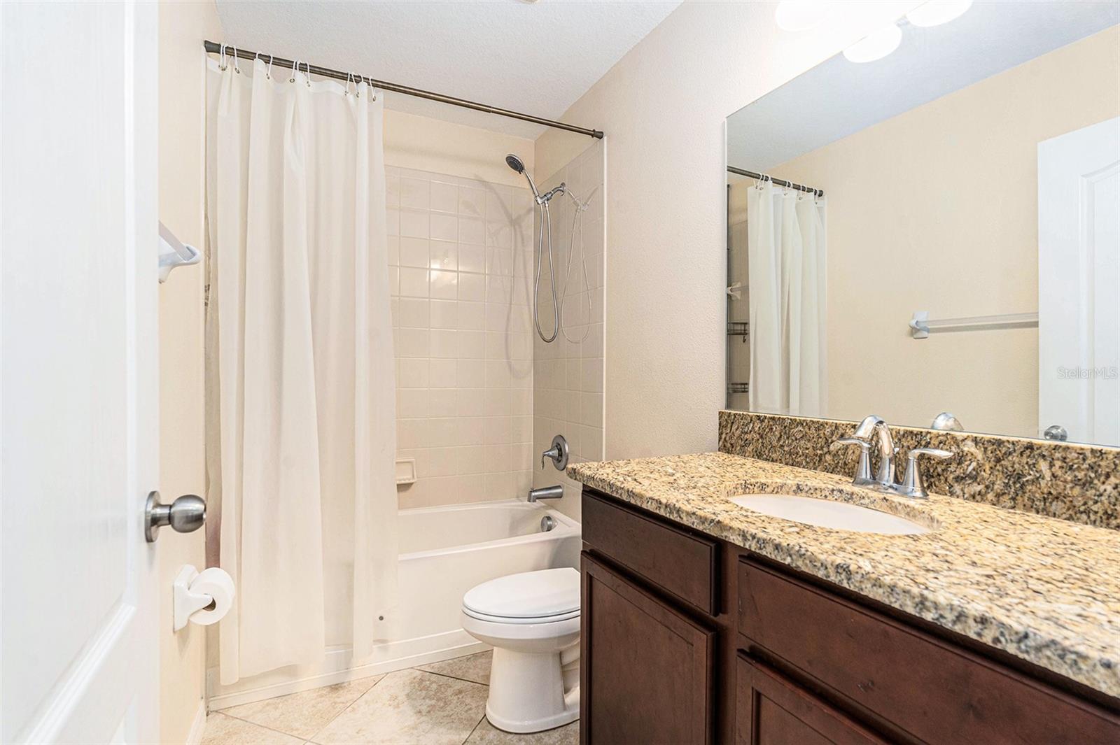 Image 19 of 46 For 13728 Newport Shores Drive