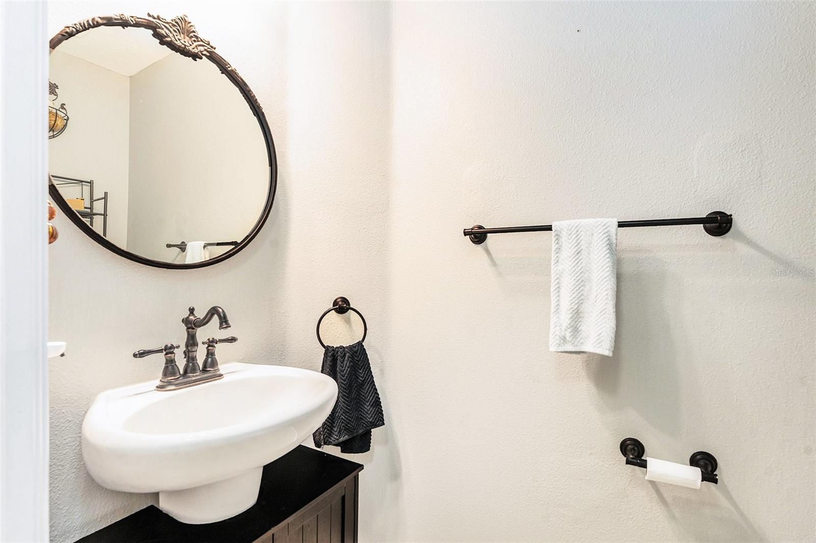 Image 23 of 46 For 13728 Newport Shores Drive