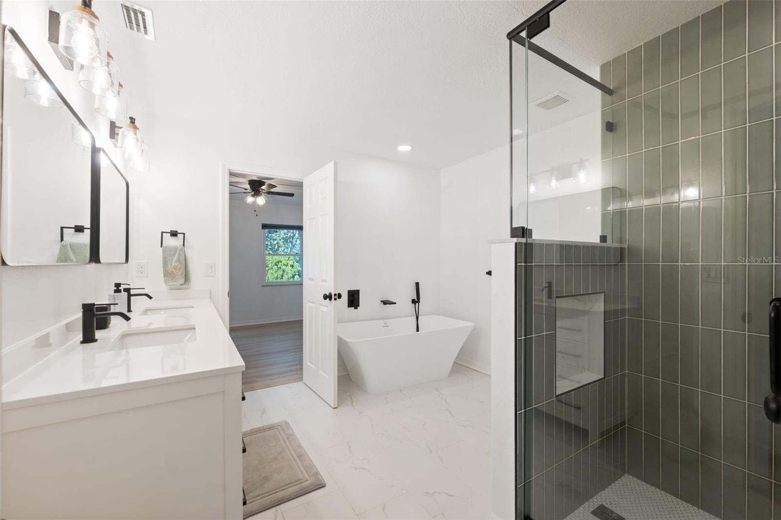 Image 24 of 49 For 1325 Abbey Crescent Lane