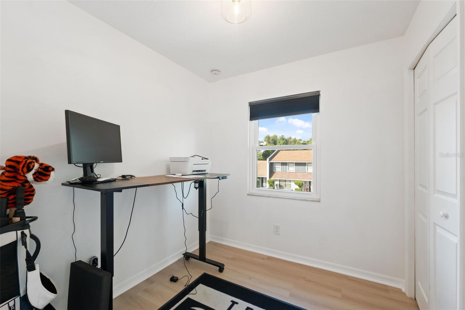 Image 32 of 49 For 1325 Abbey Crescent Lane