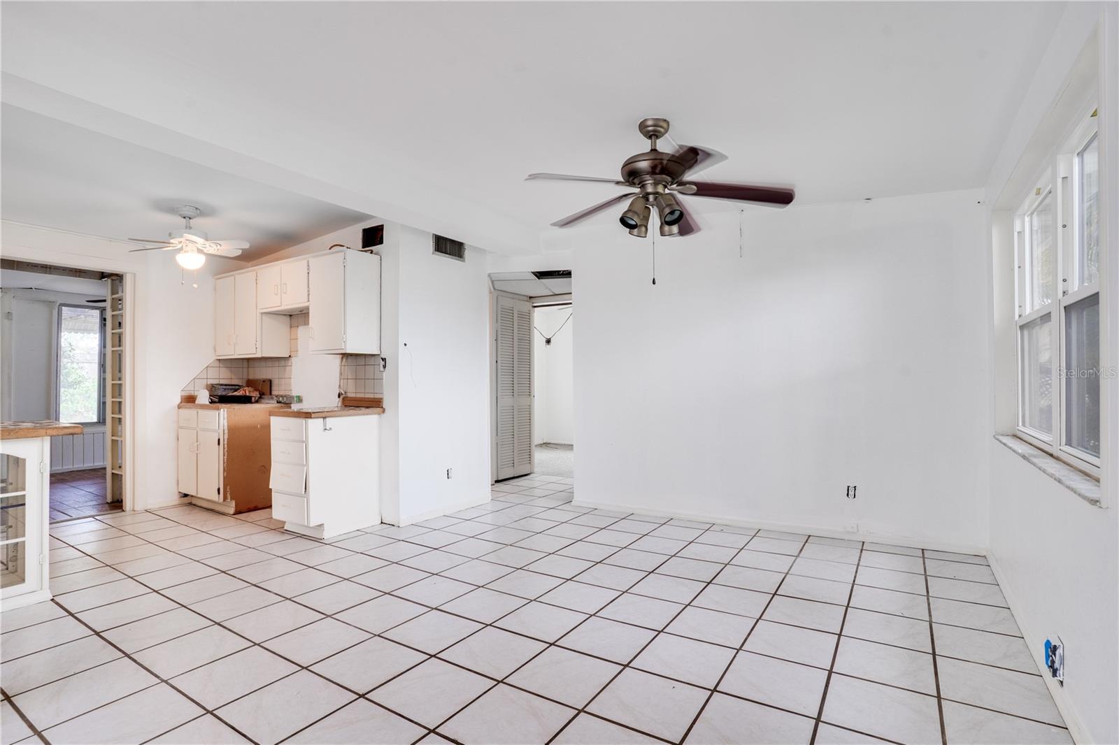 Image 5 of 31 For 12036 105th Street N