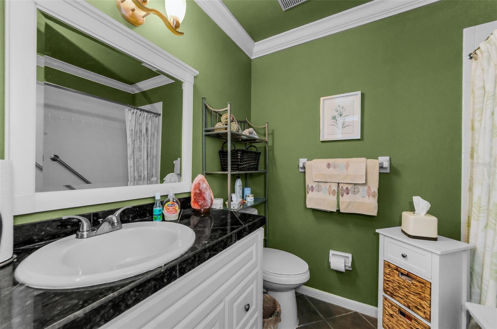 Image 11 of 30 For 1460 Oak Hill Drive 103