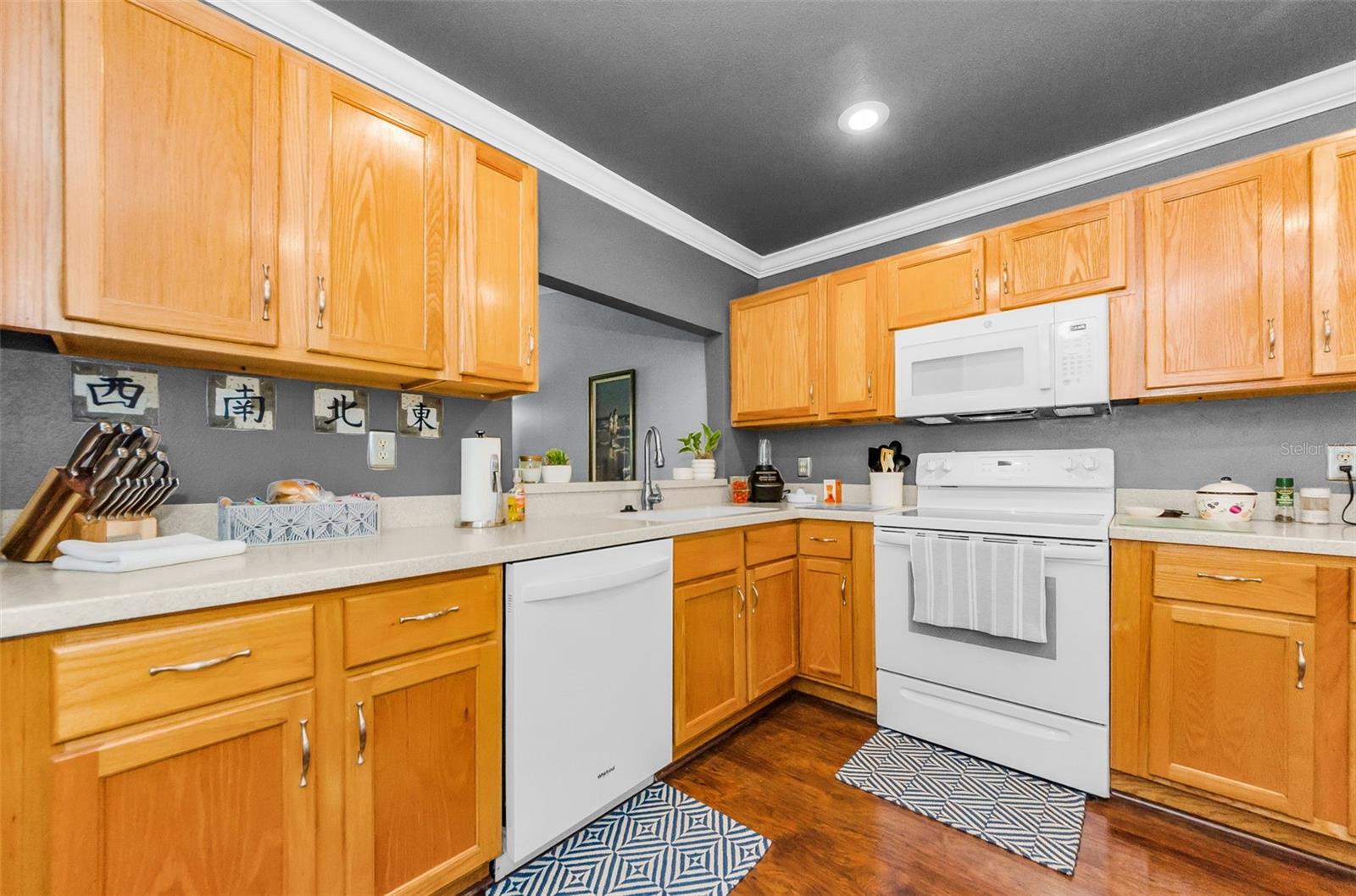 Image 14 of 30 For 1460 Oak Hill Drive 103