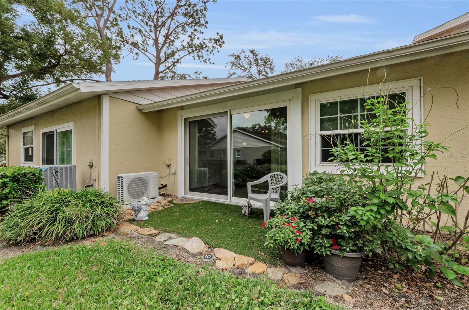 Image 25 of 30 For 1460 Oak Hill Drive 103