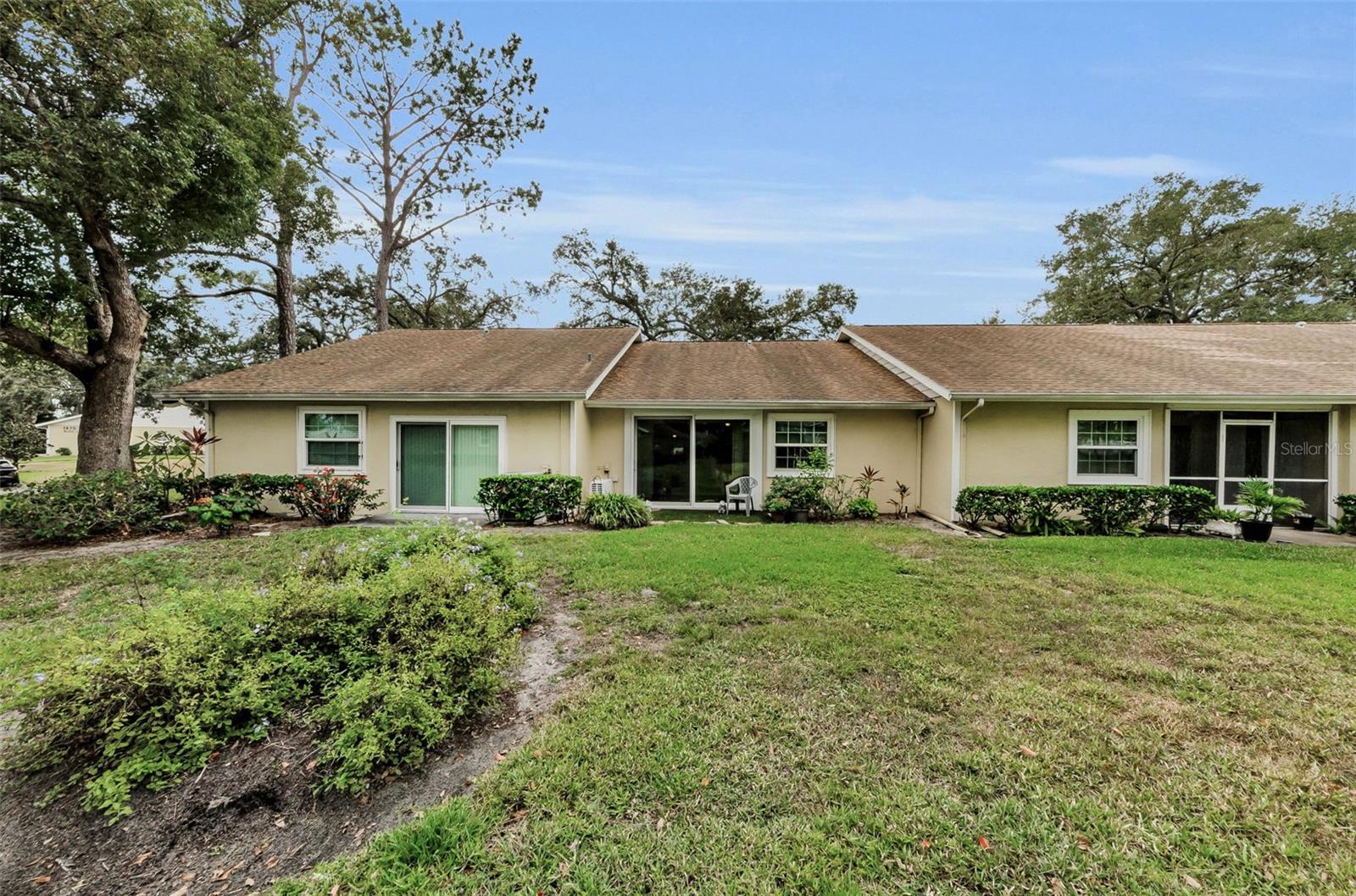 Image 27 of 30 For 1460 Oak Hill Drive 103