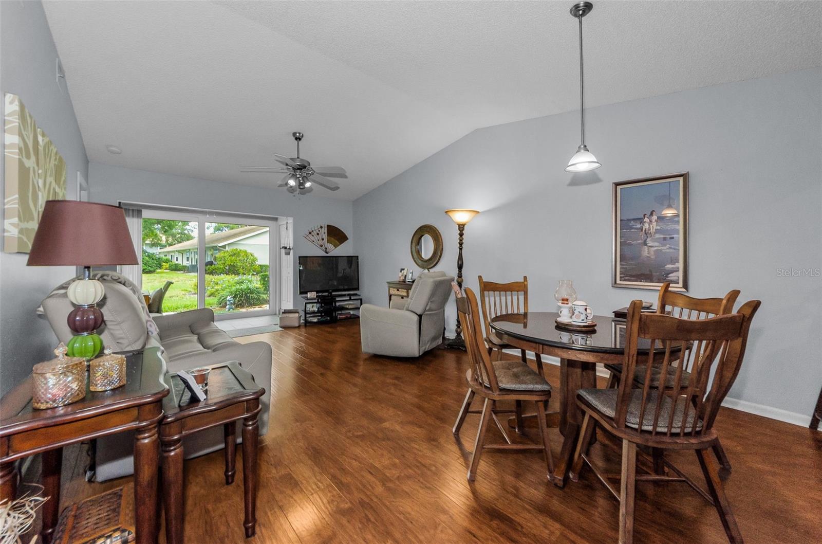 Image 6 of 30 For 1460 Oak Hill Drive 103