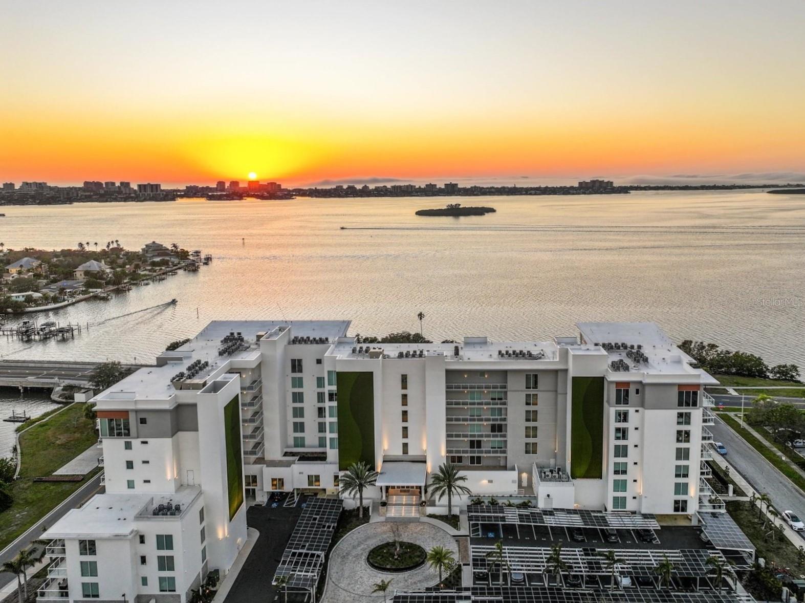 Image 2 of 20 For 1020 Sunset Point Road 609