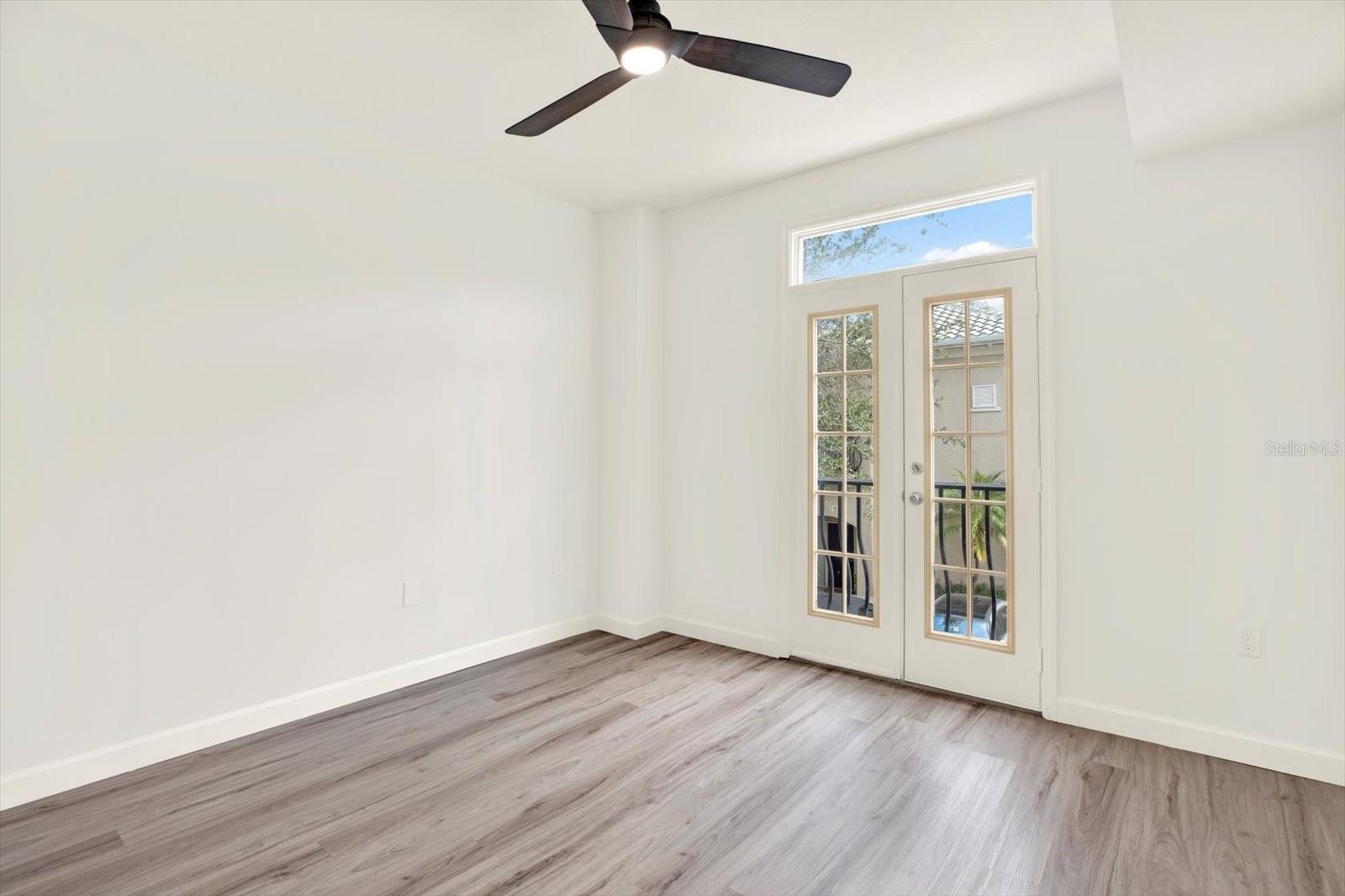 Image 11 of 33 For 501 Knights Run Avenue 1133