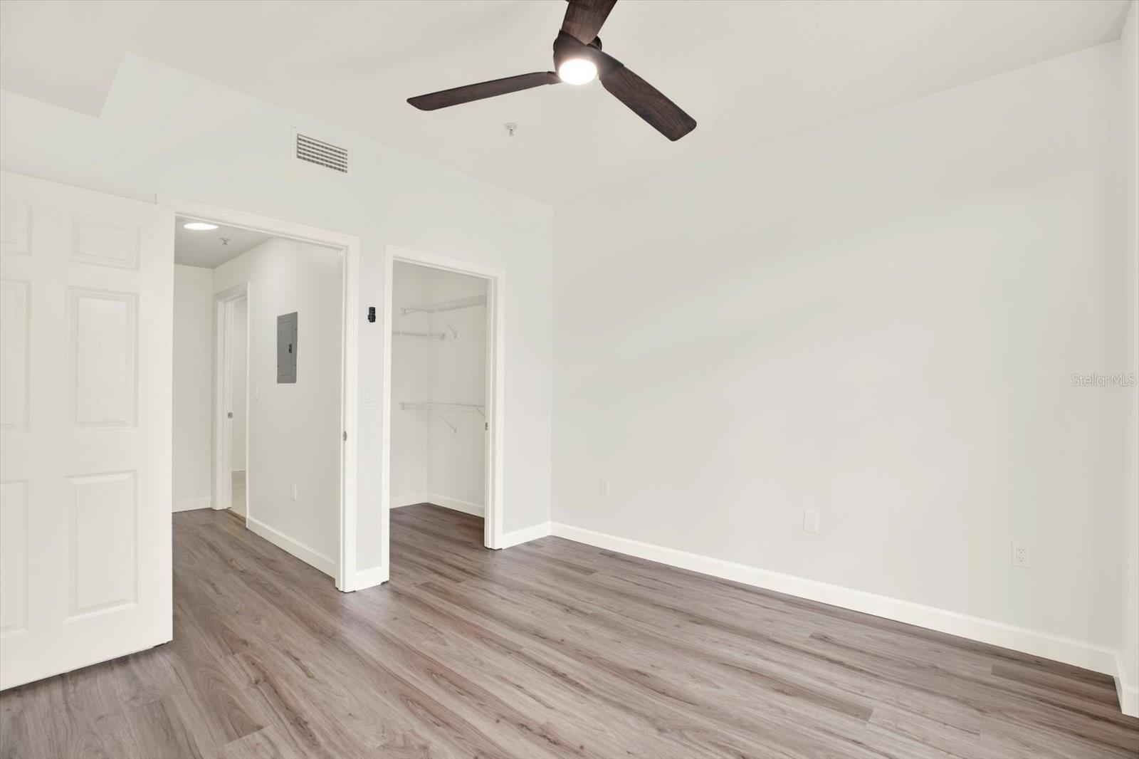 Image 12 of 33 For 501 Knights Run Avenue 1133