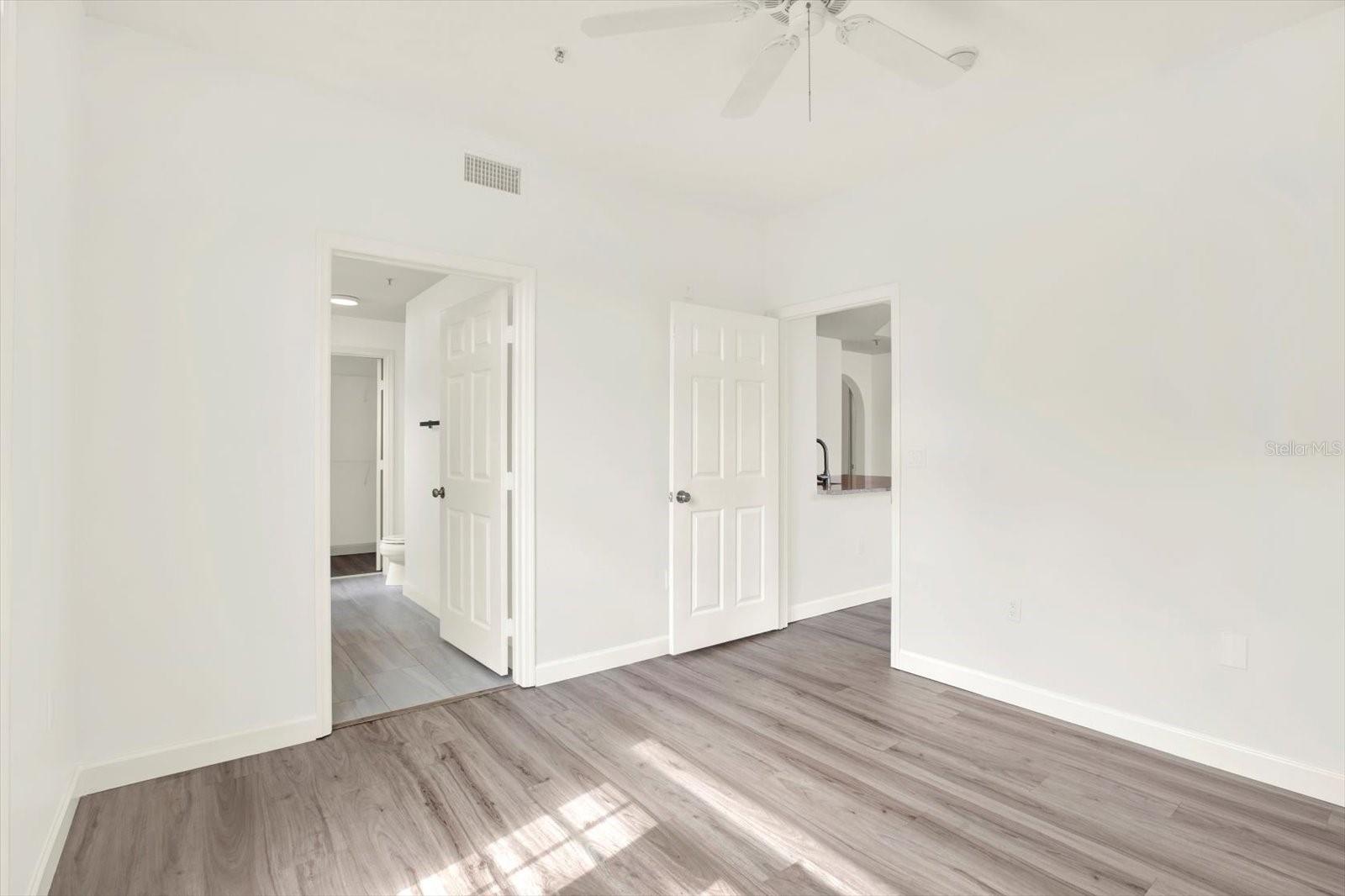 Image 7 of 33 For 501 Knights Run Avenue 1133