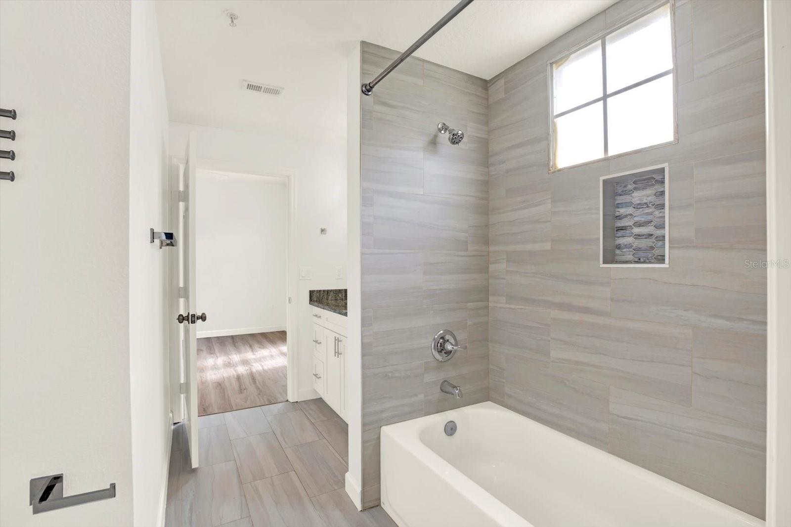 Image 9 of 33 For 501 Knights Run Avenue 1133