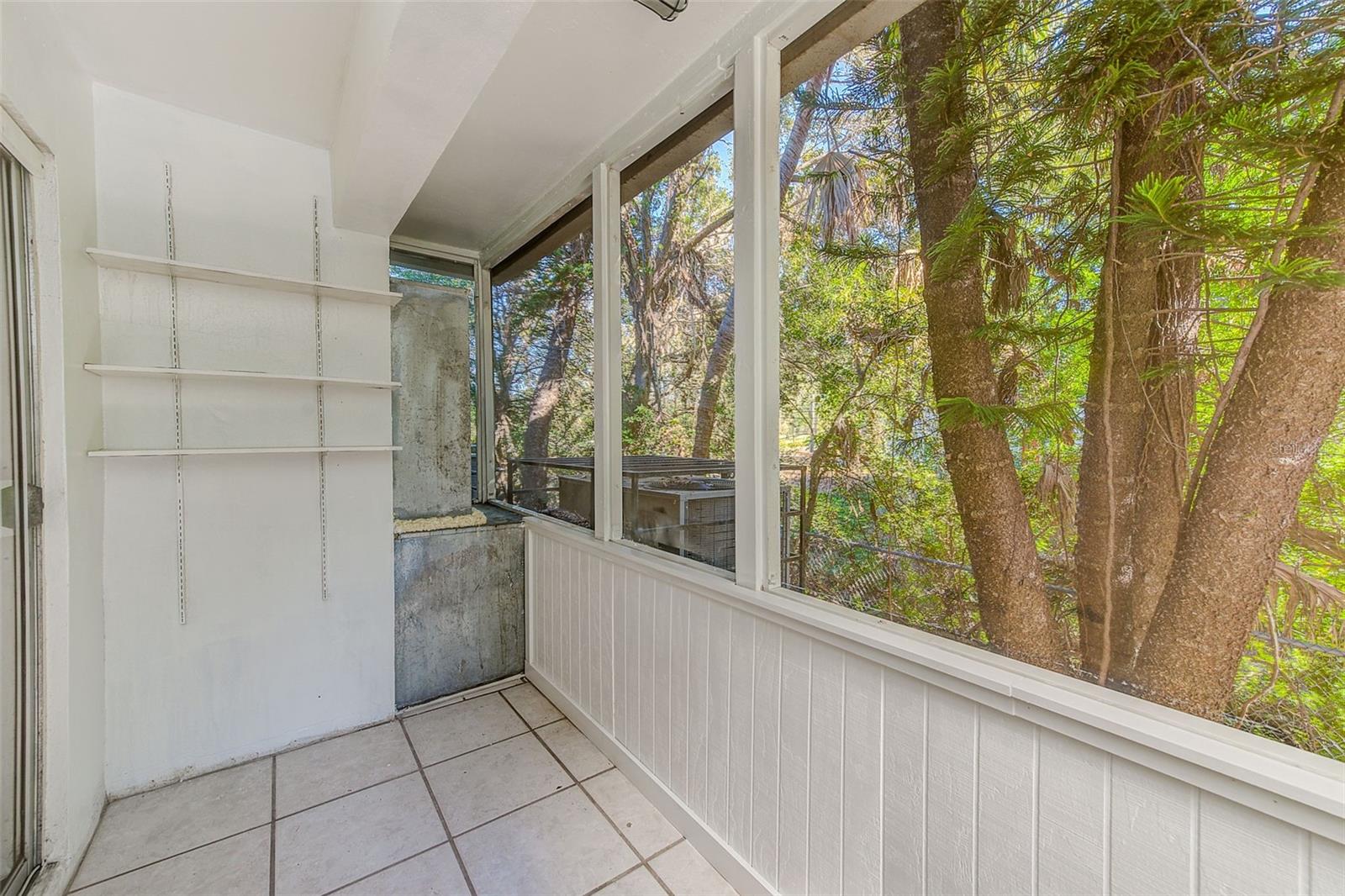 Image 16 of 31 For 1329 Drew Street 5