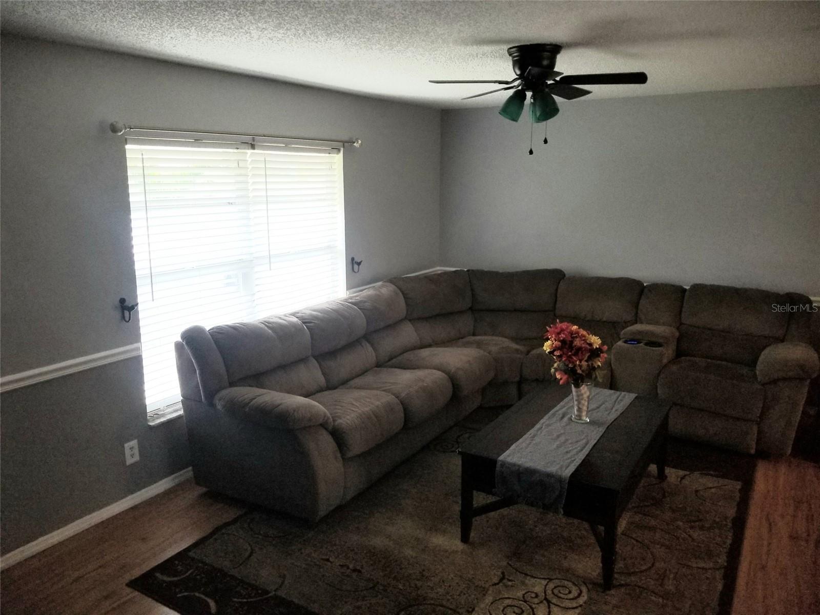 Image 3 of 9 For 341 Lansdowne Avenue