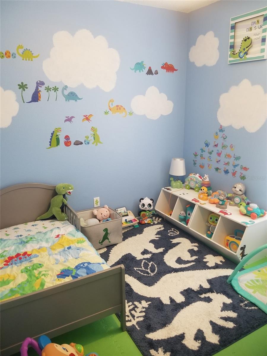 Image 7 of 9 For 341 Lansdowne Avenue