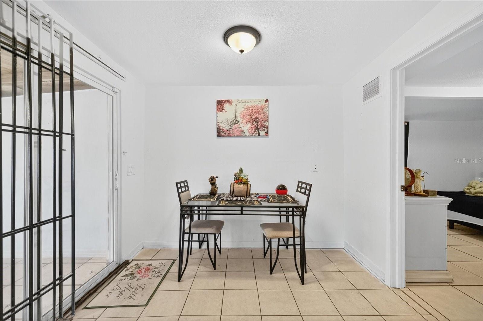 Image 10 of 41 For 2839 19th Street W