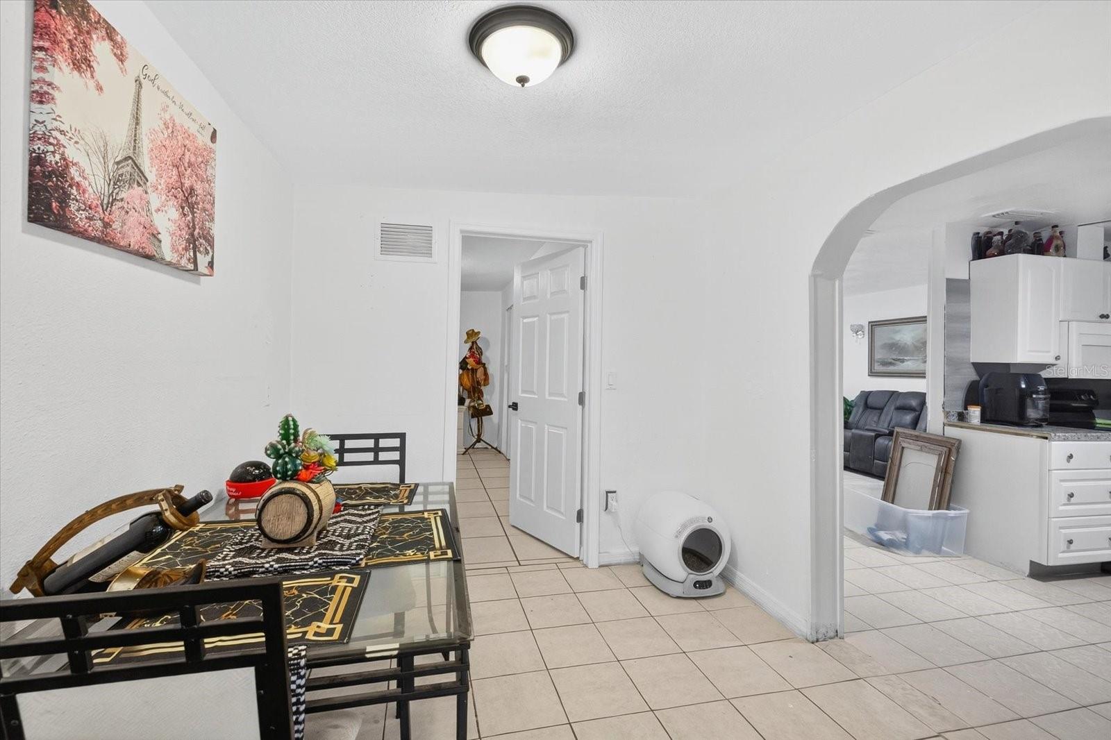 Image 11 of 41 For 2839 19th Street W