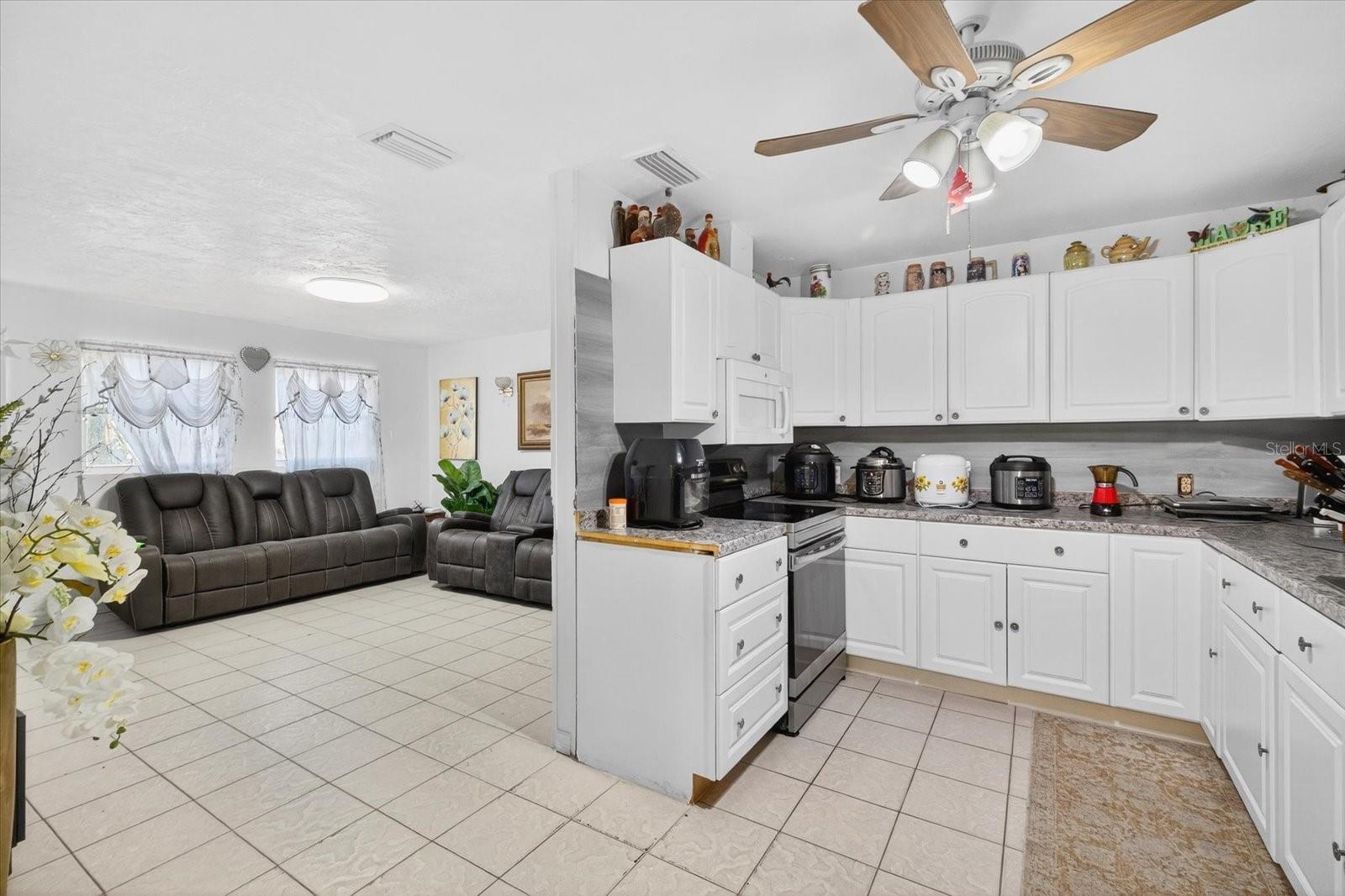 Image 13 of 41 For 2839 19th Street W