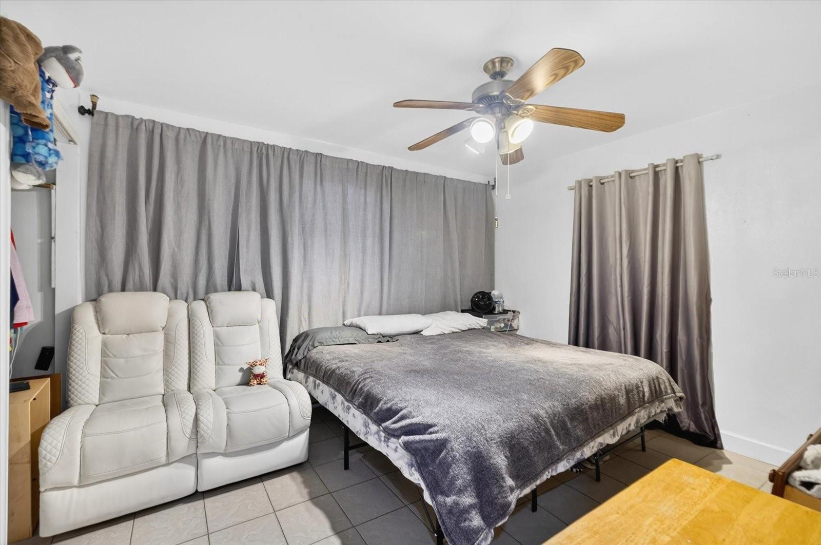 Image 19 of 41 For 2839 19th Street W