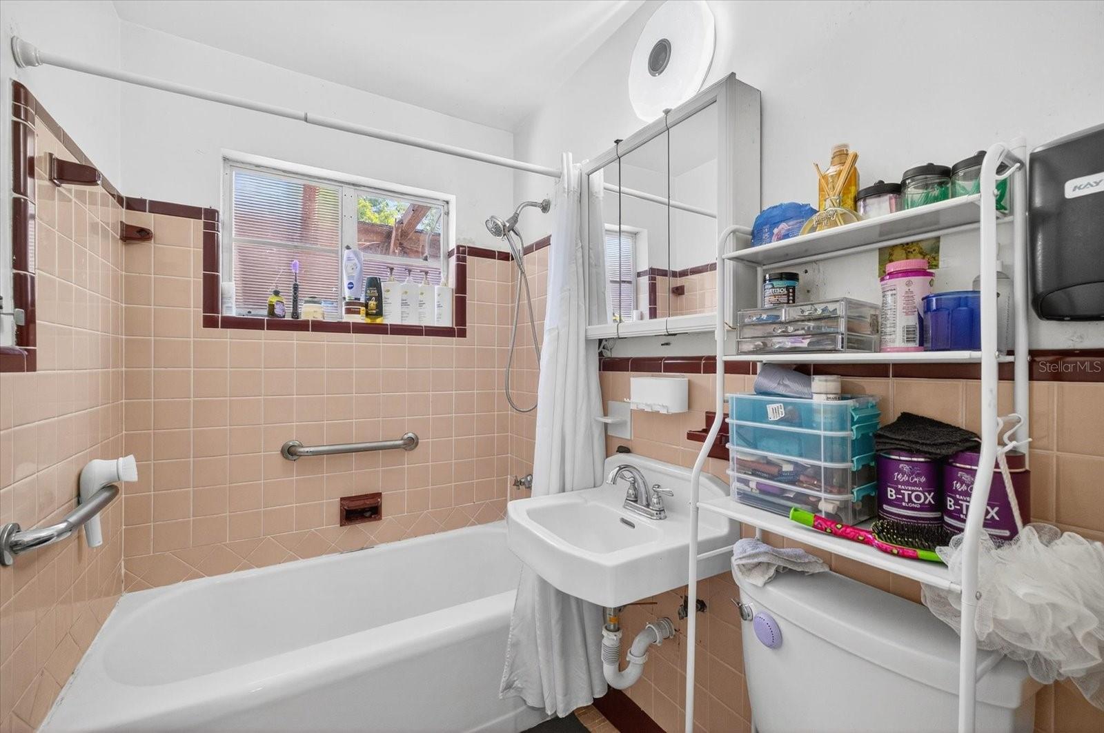 Image 21 of 41 For 2839 19th Street W