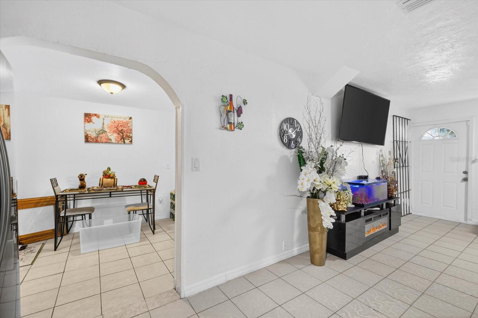 Image 8 of 41 For 2839 19th Street W