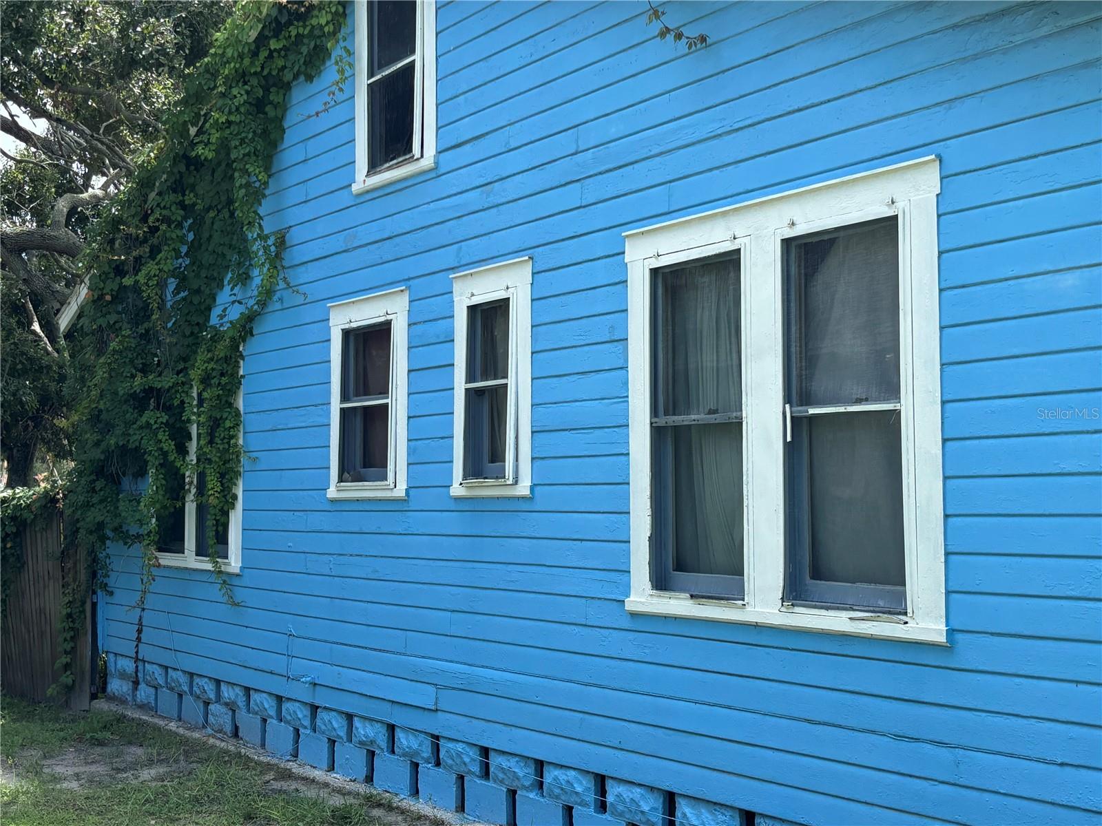 Image 8 of 8 For 2456 25th Avenue S