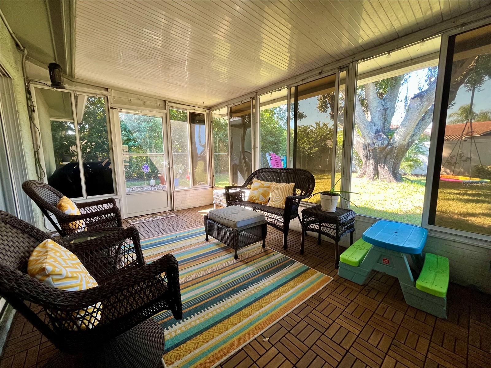 Image 20 of 26 For 2332 Hawthorne Drive