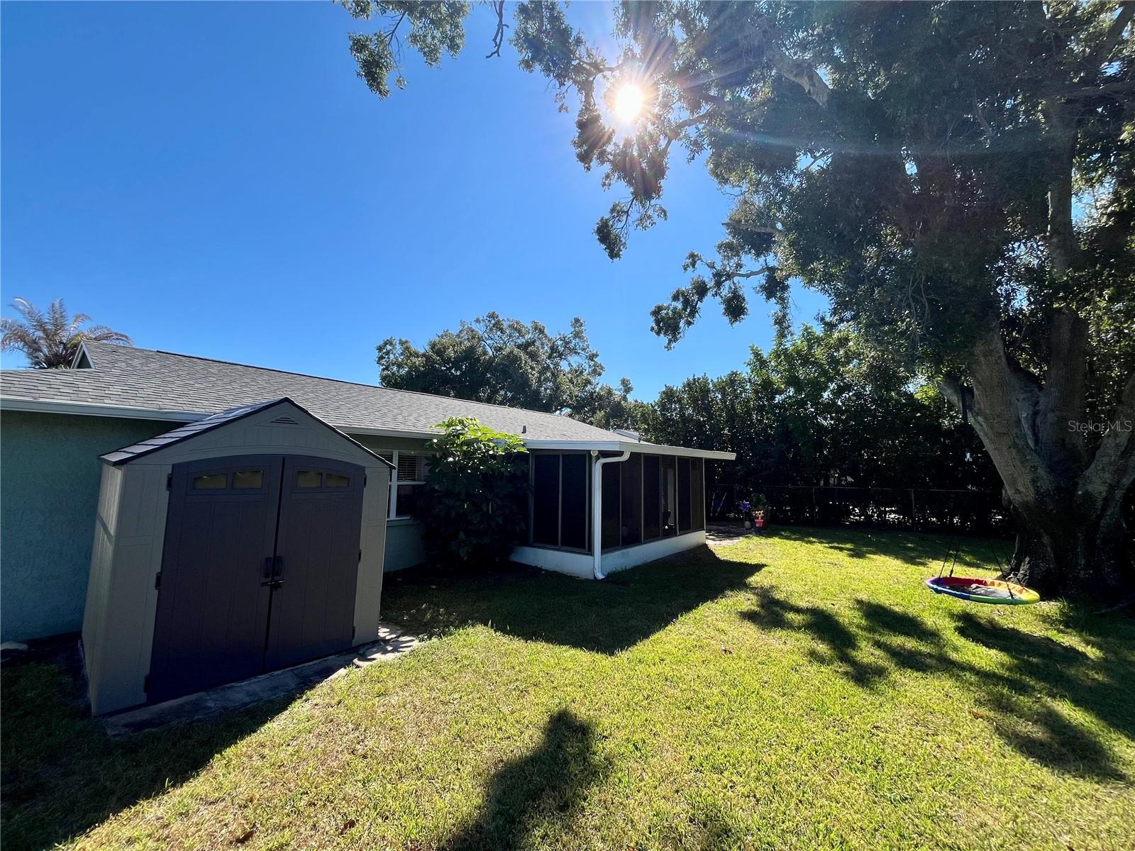 Image 21 of 26 For 2332 Hawthorne Drive