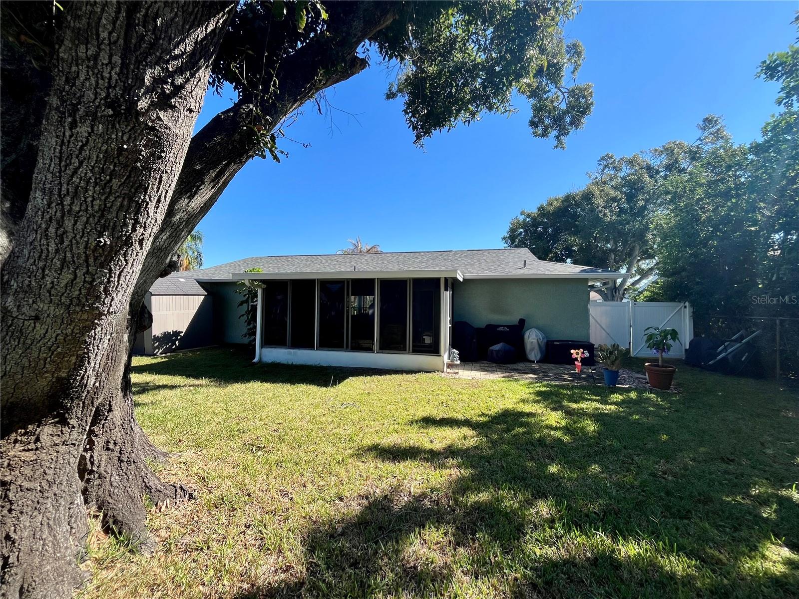 Image 24 of 26 For 2332 Hawthorne Drive