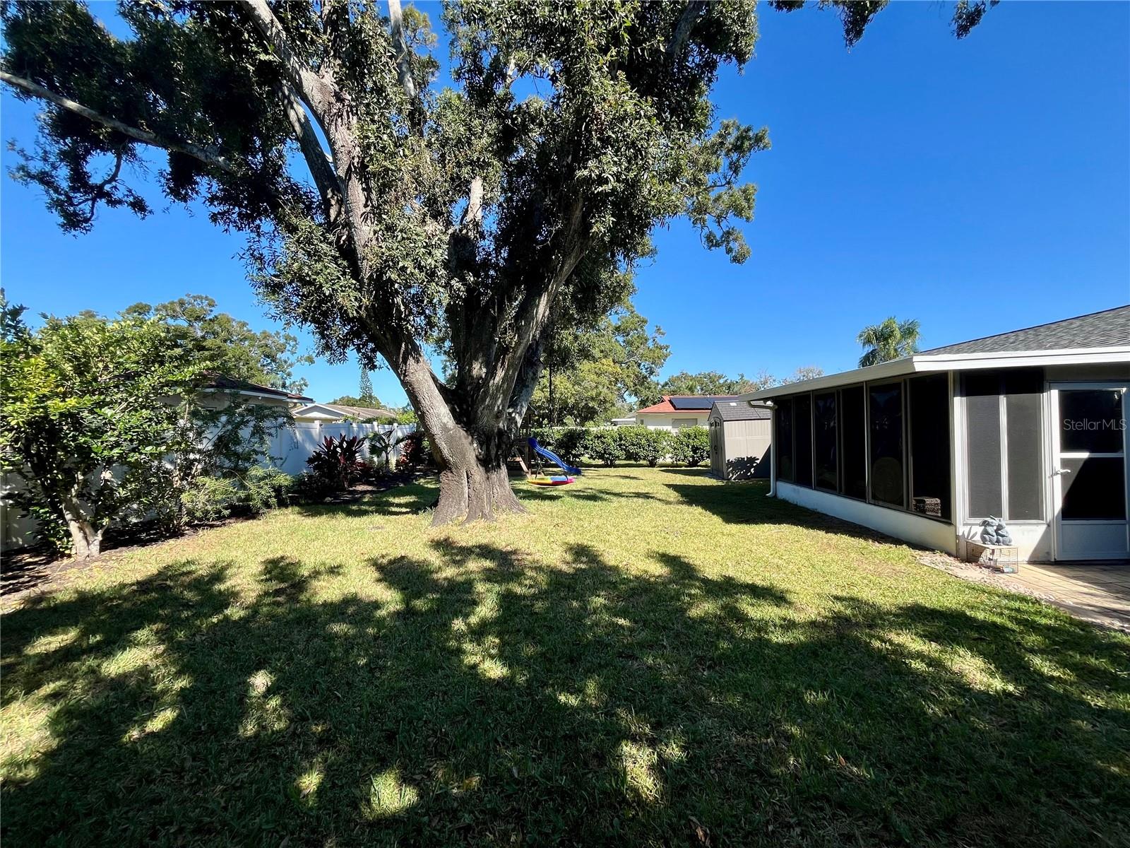 Image 25 of 26 For 2332 Hawthorne Drive