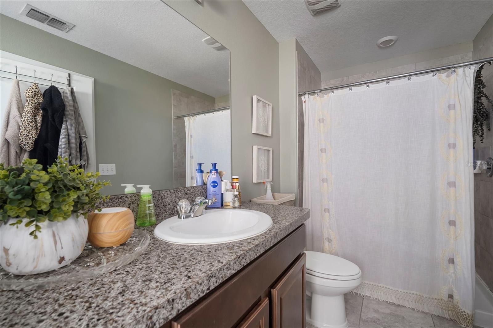 Image 20 of 46 For 10523 Lake Montauk Drive