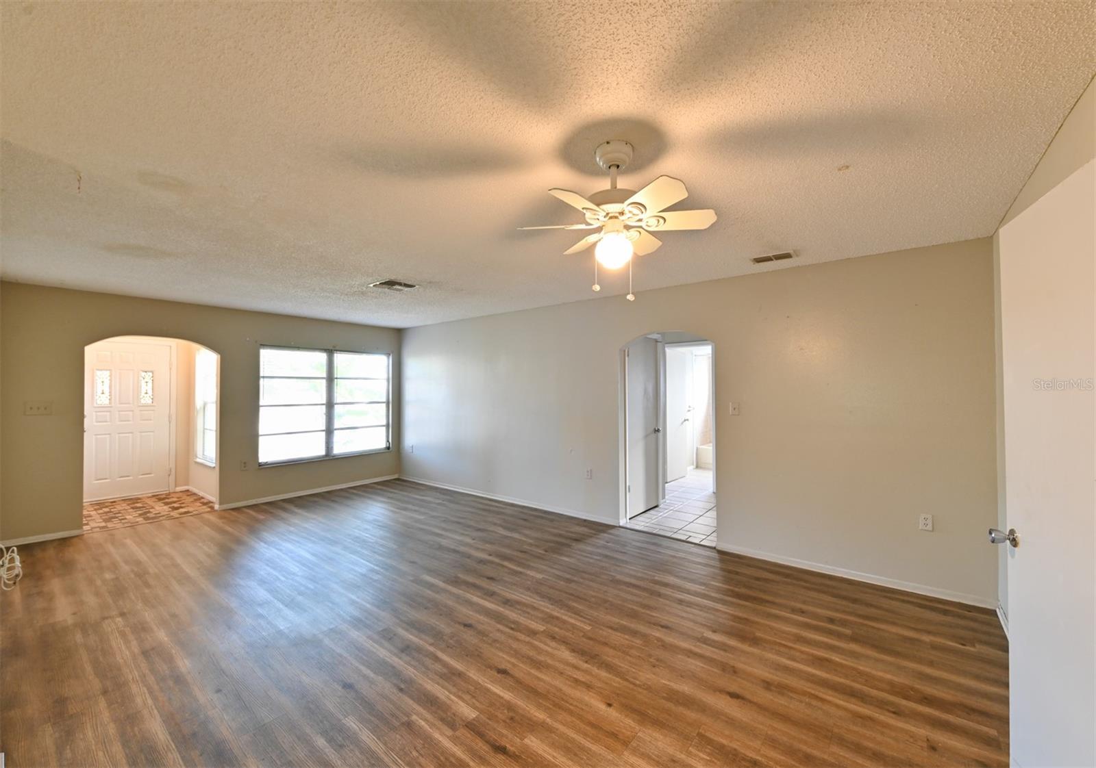 Image 10 of 29 For 8012 Embassy Boulevard