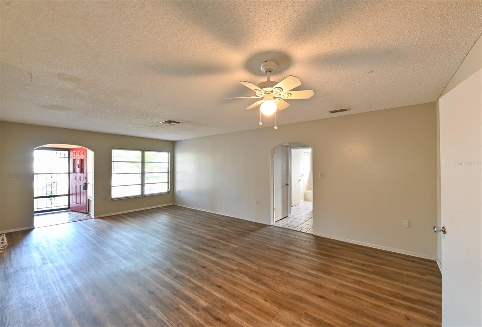 Image 13 of 29 For 8012 Embassy Boulevard