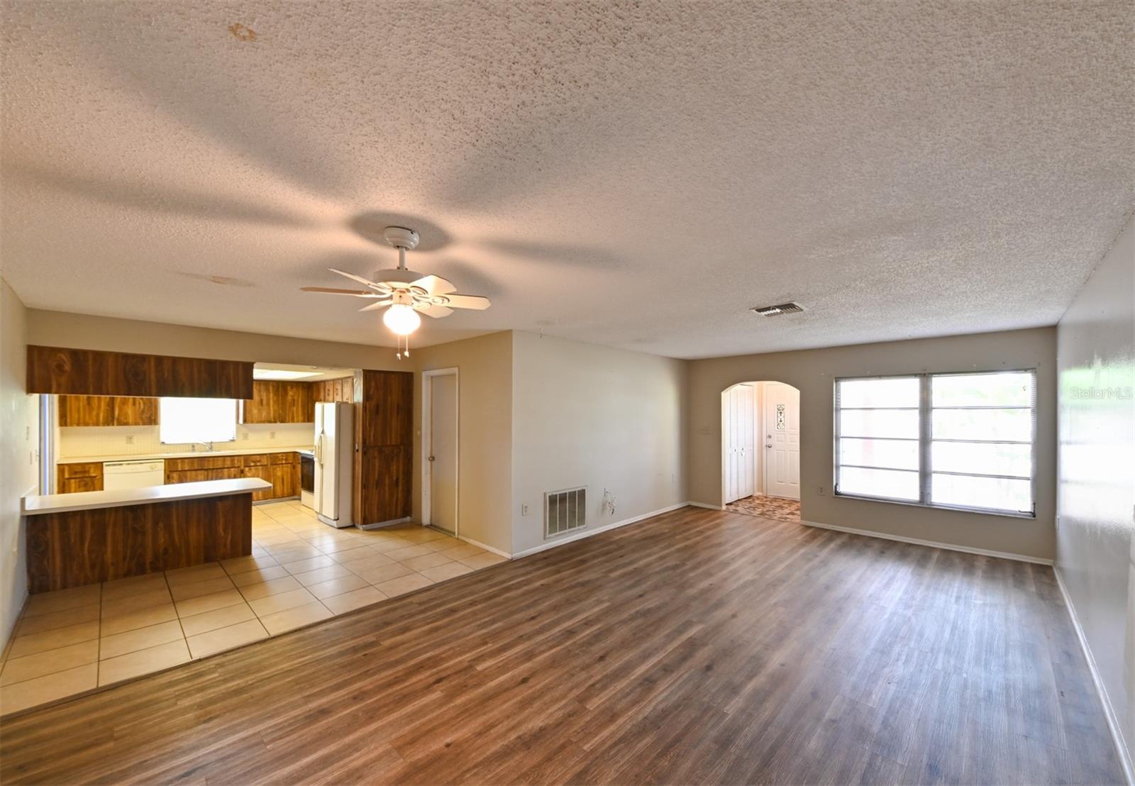 Image 16 of 29 For 8012 Embassy Boulevard