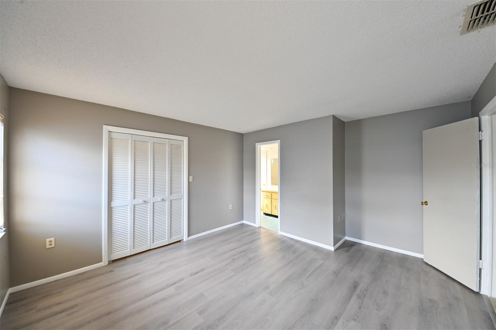 Image 20 of 29 For 8012 Embassy Boulevard