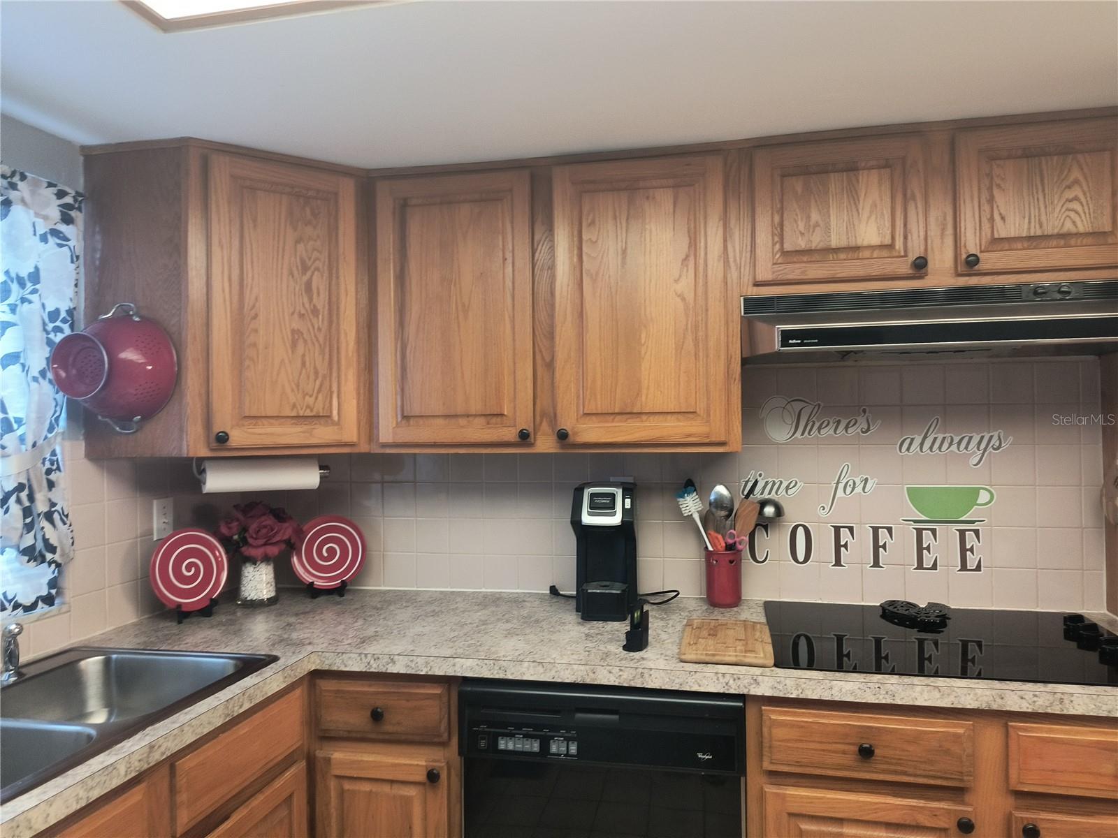 Image 11 of 22 For 860 Village Drive N 101