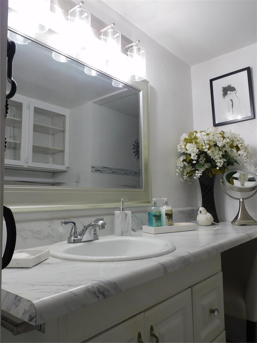 Image 12 of 22 For 860 Village Drive N 101