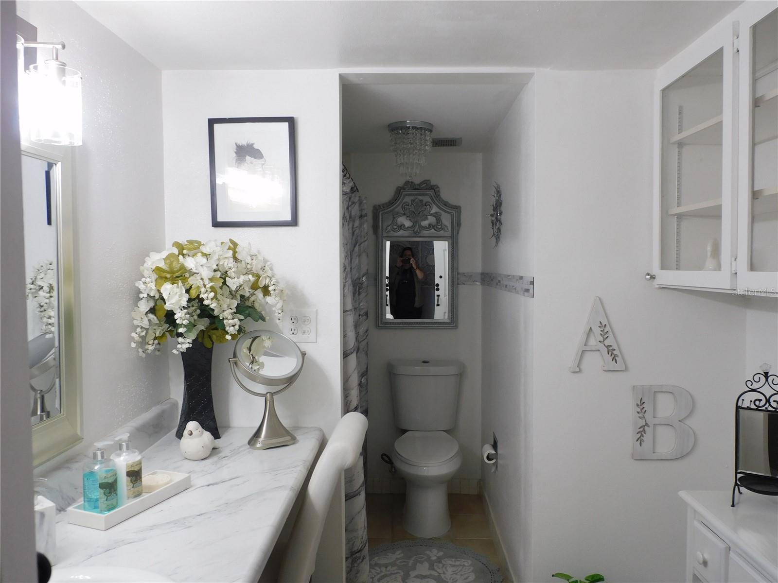 Image 13 of 22 For 860 Village Drive N 101