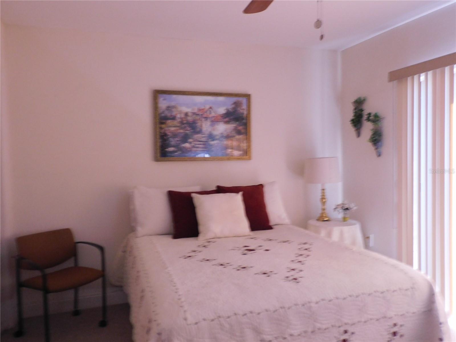 Image 15 of 22 For 860 Village Drive N 101