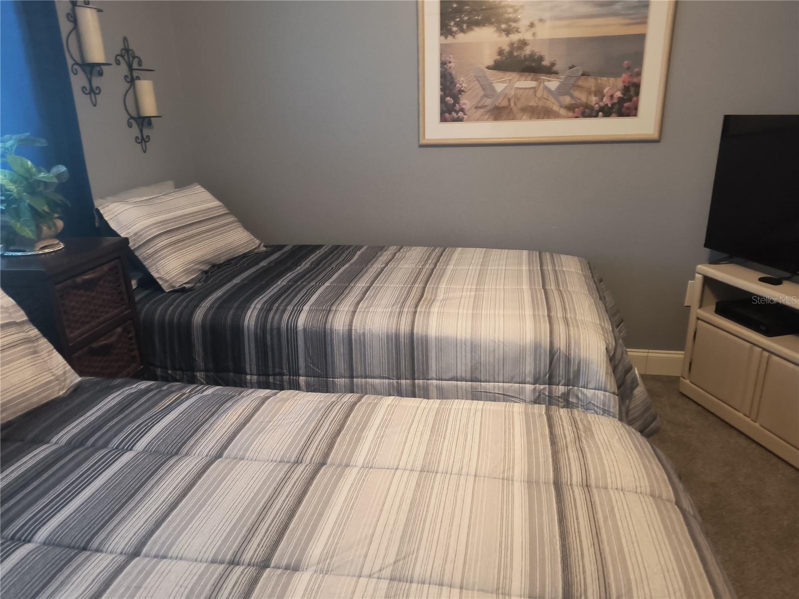 Image 17 of 22 For 860 Village Drive N 101