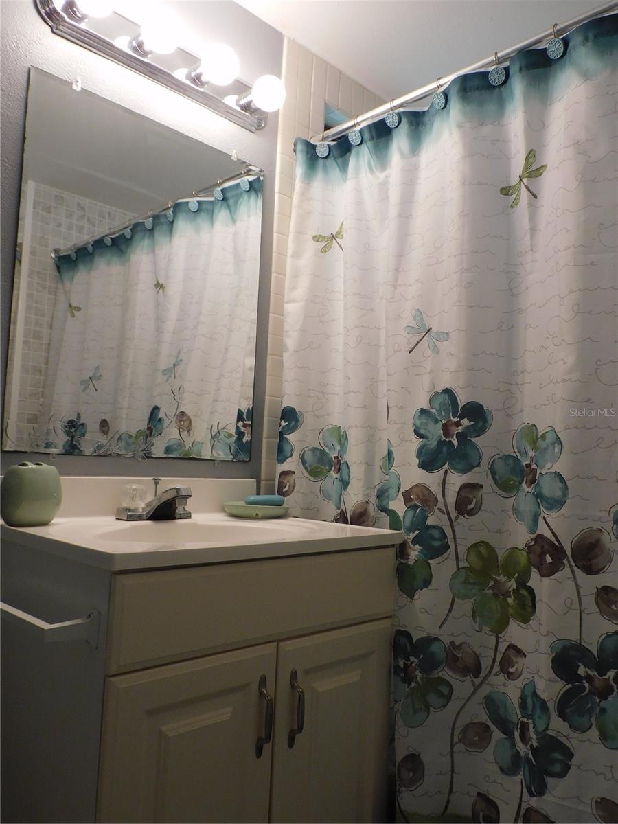 Image 19 of 22 For 860 Village Drive N 101