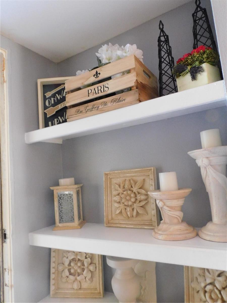 Image 5 of 22 For 860 Village Drive N 101