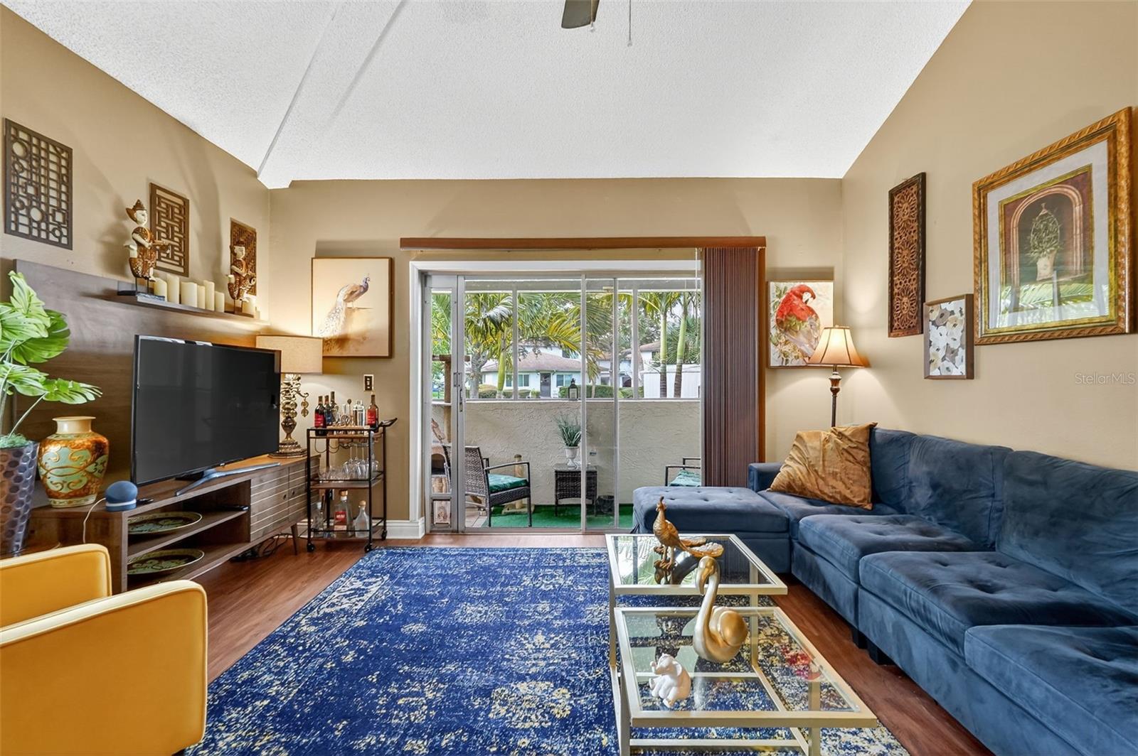 Image 5 of 21 For 1813 Bough Avenue A