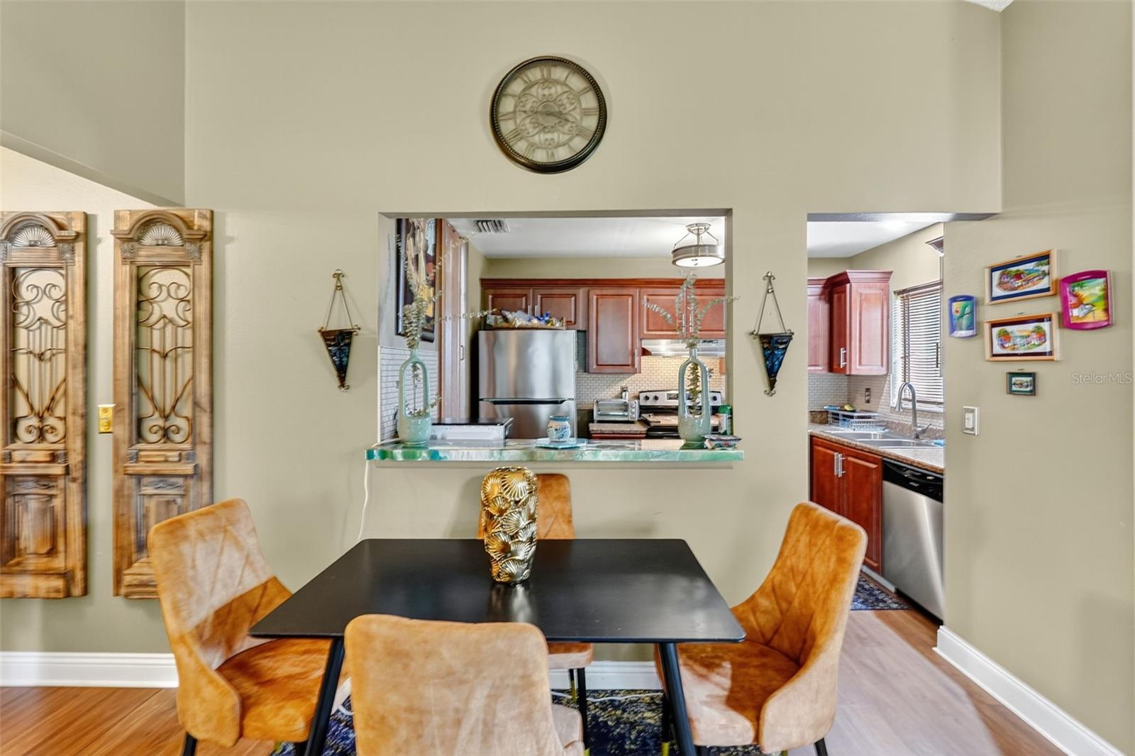 Image 6 of 21 For 1813 Bough Avenue A