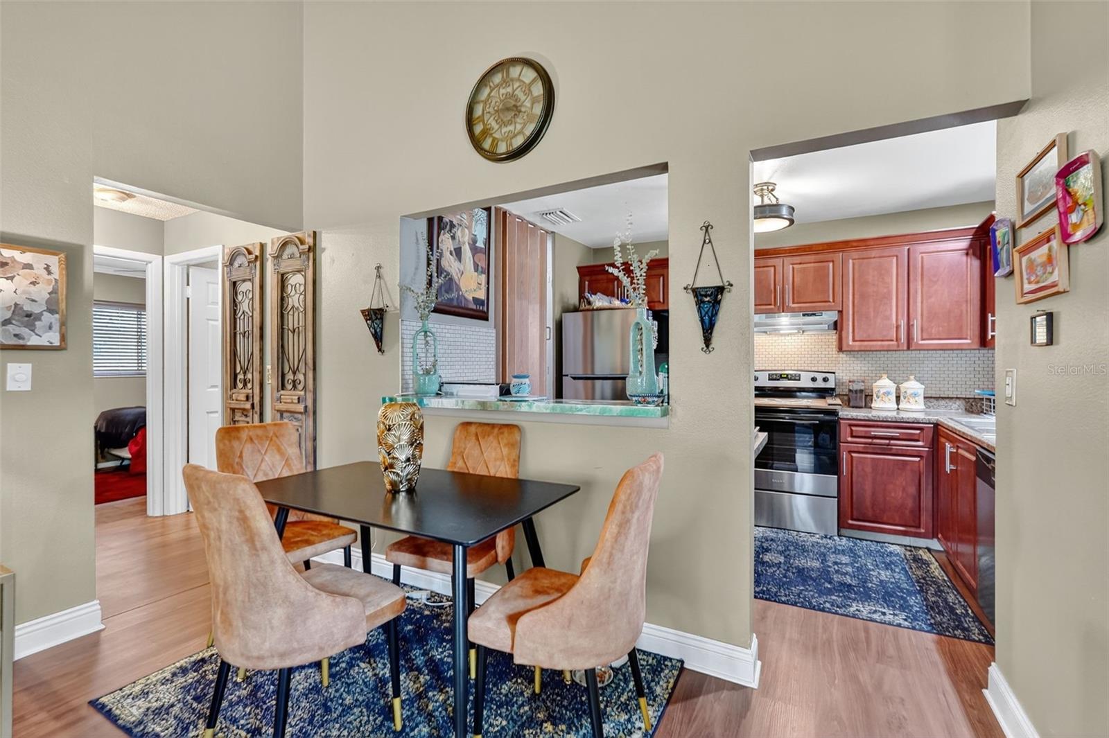 Image 7 of 21 For 1813 Bough Avenue A