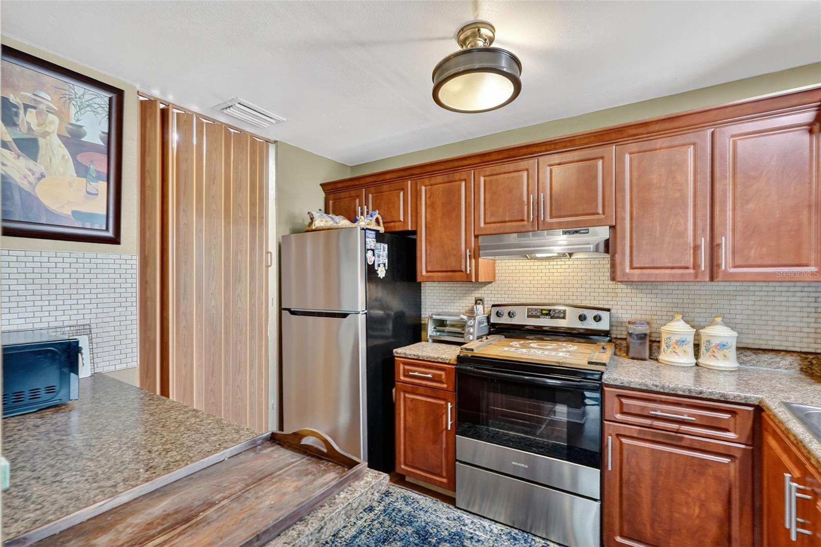 Image 8 of 21 For 1813 Bough Avenue A