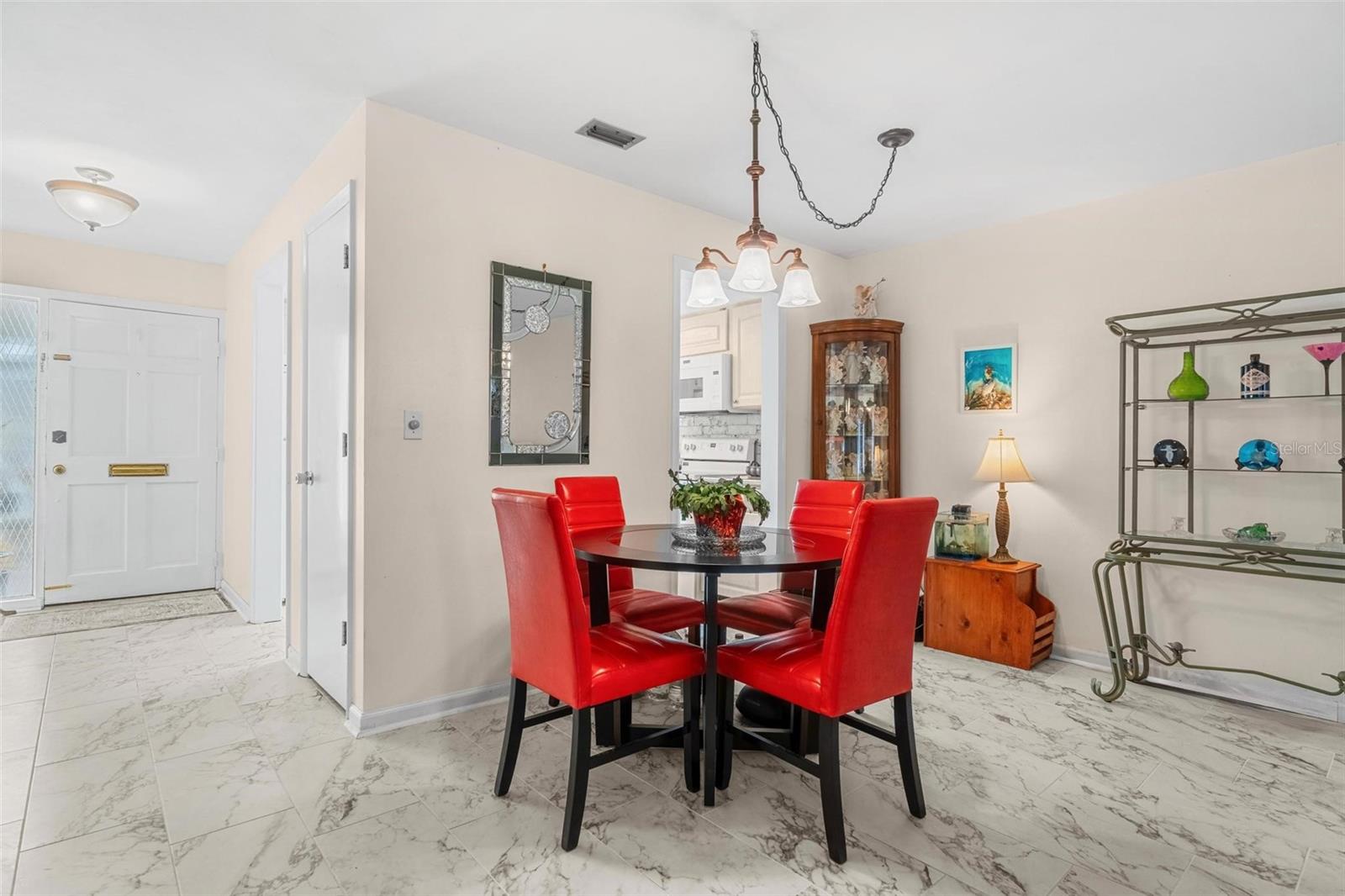 Image 7 of 23 For 610 Indian Rocks Road N 103