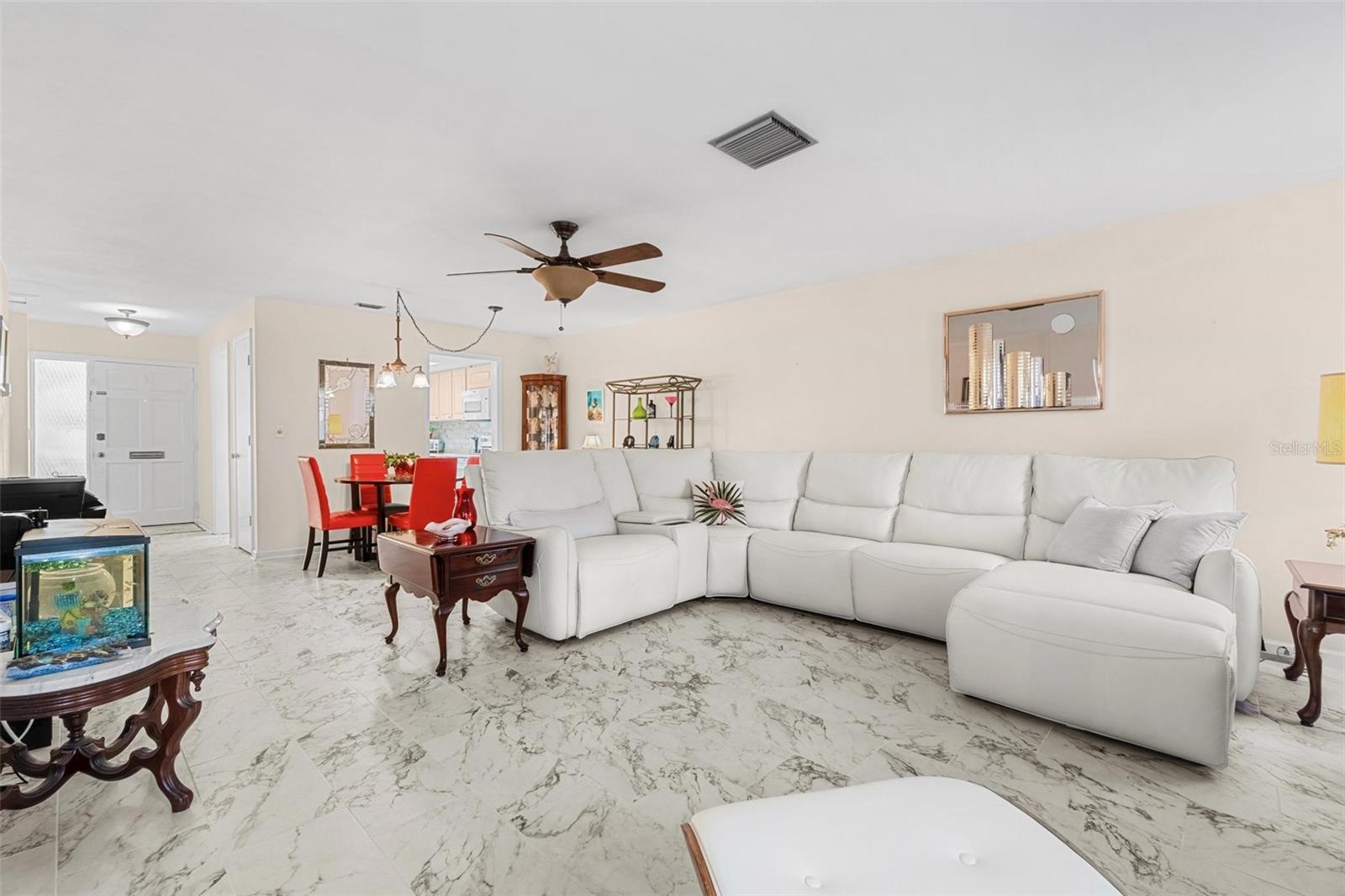 Image 9 of 23 For 610 Indian Rocks Road N 103