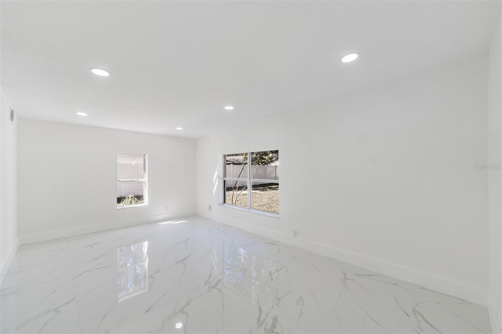 Image 18 of 28 For 1413 May Street